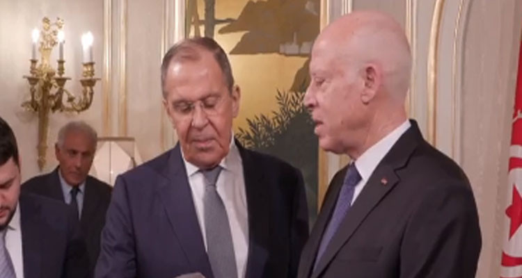 رئيس الجمهورية يستقبل وزير الخارجية الروسي سيرغي لافروف