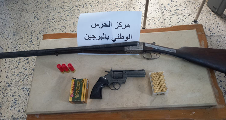 مساكن: حجز بندقية صيد و مسدس ناري دون رخصة