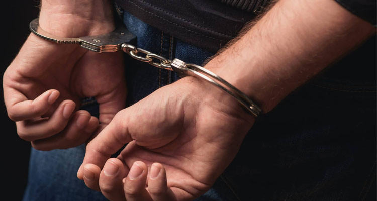 إلقاء القبض على شخصين مفتش عنهما من أجل الانتماء إلى تنظيم إ/ر/ه/ا/ب/ي