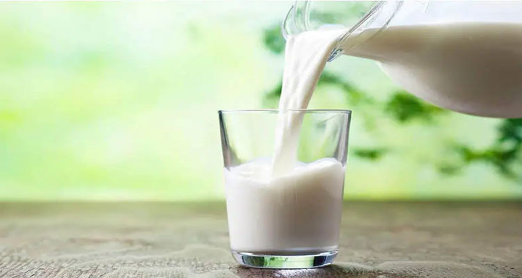 وزارة التجارة تعلن إقرار جملة من الإجراءات الترتيبية لدعم العرض بمادة الحليب