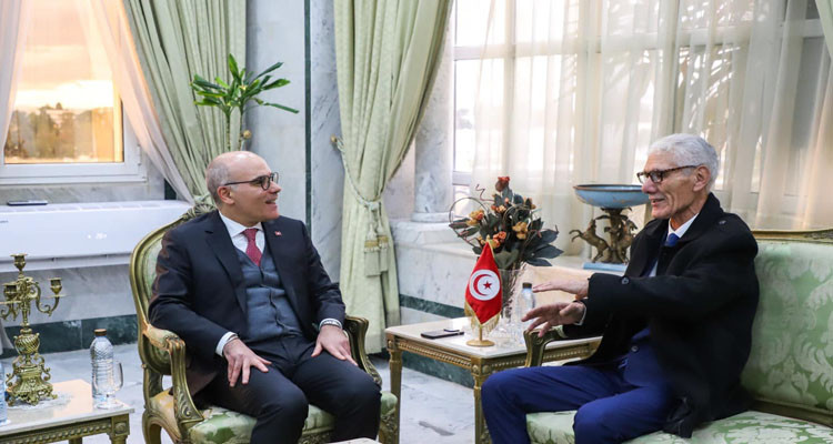 وزير الخارجية يلتقي المخترع التونسي المقيم بالولايات المتحدة الأمريكية جمال الحنبلي