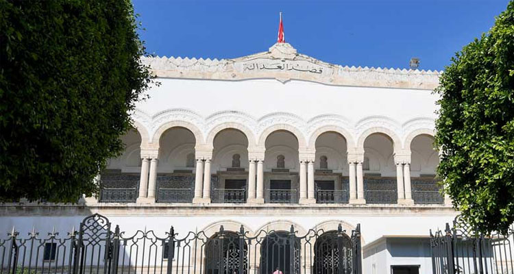 إيمان قزارة: وكيل الجمهورية أعلمنا بضرورة حصول الصحفيين على تراخيص لحضور جلسات الاستنطاق في قضية اغتيال شكري بلعيد