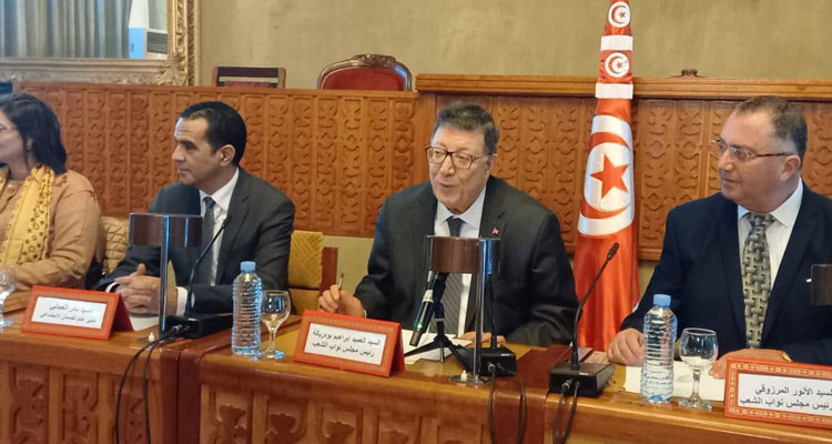 رئيس البرلمان: لا بد من التفكير جديا في الترفيع في الأجر الأدنى وفي انعكاساته على وضعية الصناديق
