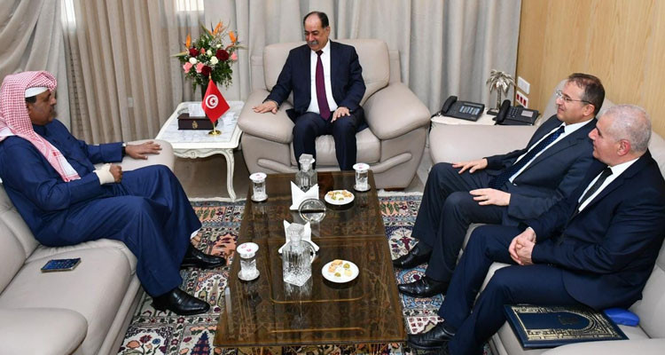 وزير الداخلية يلتقي رئيس الاتحاد الرياضي العربي للشرطة