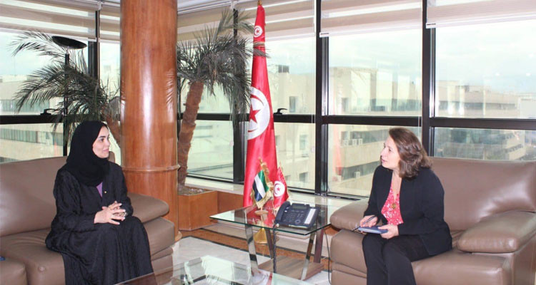 وزيرة الصناعة وسفيرة الإمارات بتونس تؤكدان ضرورة دفع الاستثمار في الصناعات الغذائية والصيدلية