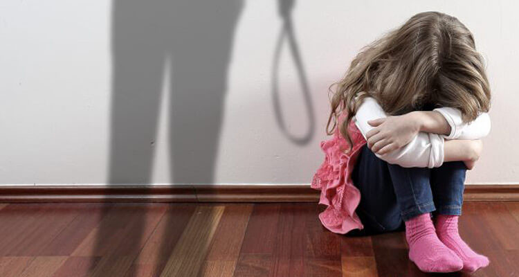 اليونيسيف تدعو الأطفال دون سن 18 ضحايا العنف وعائلاتهم إلى الاتصال بالرقم الأخضر 1809