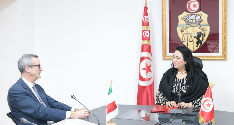 وزيرة الأسرة والمرأة تستقبل سفير إيطاليا الجديد بتونس
