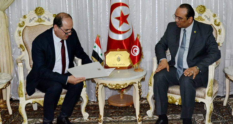 وزير الشؤون الدينية يتلقى رسالة خطية من نظيره السوري
