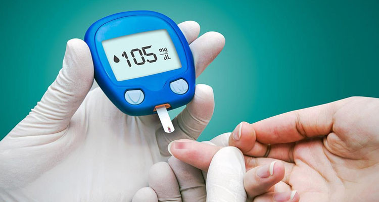 مختصة: التغيّرات في مستوى السكر في الدم وتراجعه من أبرز عوامل الشعور بالنعاس