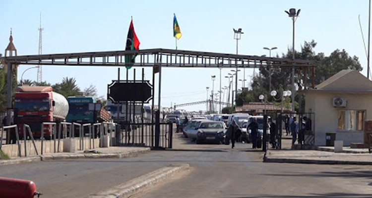 مدنين: شاحنات ليبية عالقة في انتظار عودة الحركة عبر معبر راس جدير