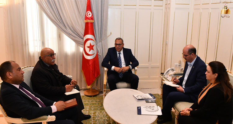 وزارة التربية: تم إقرار بعث نواد للصحة المدرسية وإصدار منشور يمنع التدخين بكافة المؤسسات التربوية