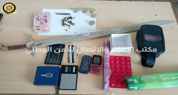 جبل الجلود: الإحتفاظ بـ 03 أنفار من أجل استهلاك وترويج المواد المخدرة
