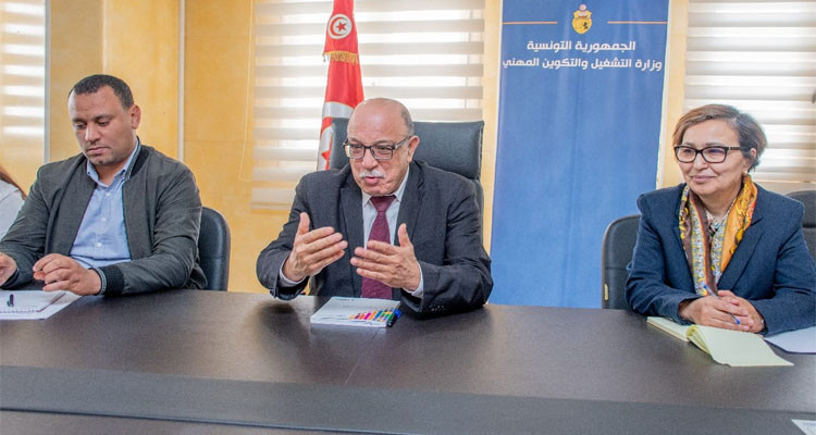 الاتفاق على إعداد برنامج عمل مشترك بين وزارة التشغيل وجامعة مقاولي البناء والأشغال العامة