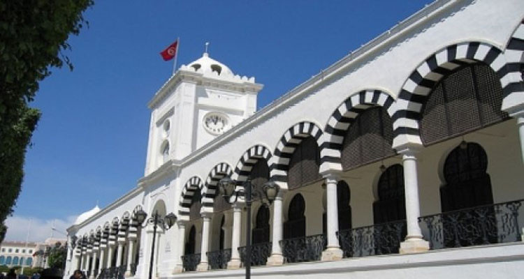 الحكومة ستواصل التحكم في كتلة الأجور وترشيد الدعم ومتابعة التنفيذ الفعلي للمشاريع