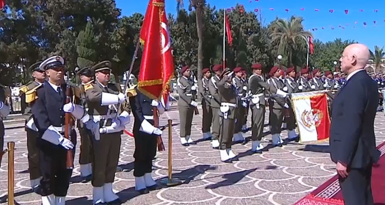 رئيس الدولة: ''هل سمعتم مرة واحدة برئيس في دولة غربية مرشح لتونس؟''