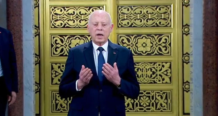 رئيس الجمهورية قيس سعيد يزور ضريح الرئيس الراحل الحبيب بورقيبة بالمنستير