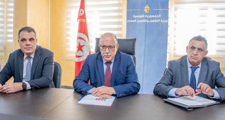 الاتفاق على بلورة مشروع اتفاقية بين وزارة التشغيل والجمعية التونسية لمصنعي مكونات السيارات