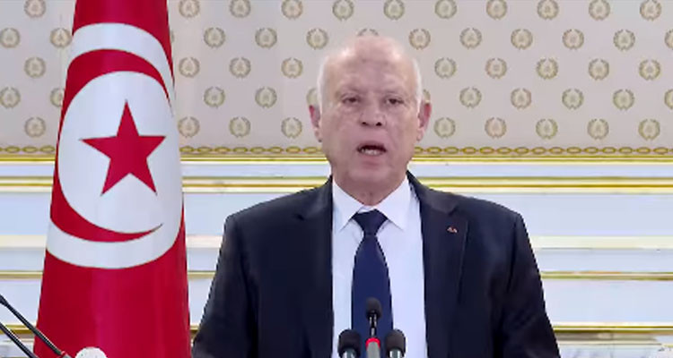 رئيس الدولة: : توجد شبكات لابد من تفكيكها وخاصة المتعلقة بأشخاص يتظاهرون بالتنافس للانتخابات الرئاسية المقبلة