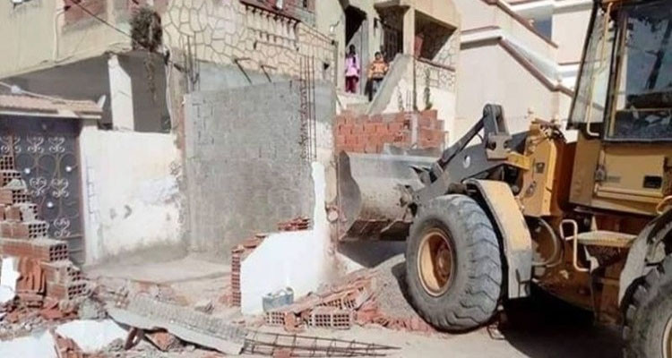 تنفيذ قرارات إزالة 03 أكشاك بشارع الهادي شاكر ببنزرت المدينة