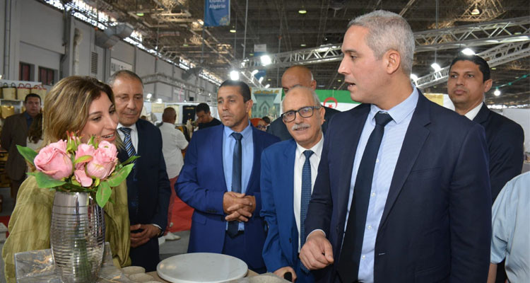 وزير السياحة يؤكد الحرص على تحفيز الشباب على بعث مشاريع في قطاع الصناعات التقليدية