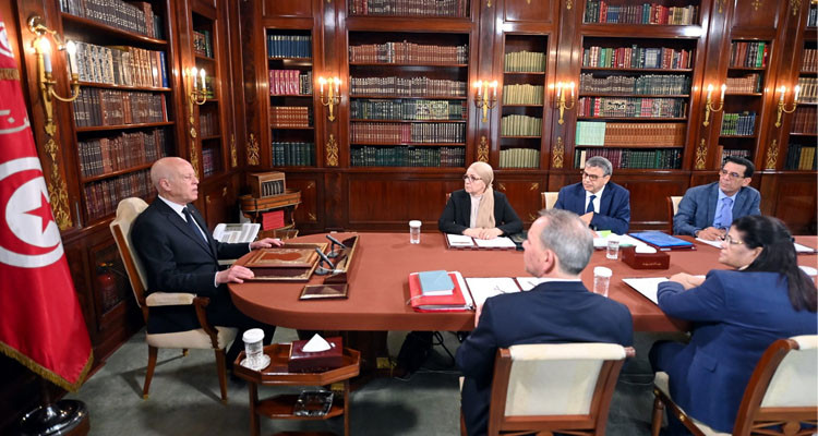 قيس سعيد يشرف على جلسة  عمل خُصّصت لاستكمال تنقيح الأحكام المتعلقة بالشيك دون رصيد