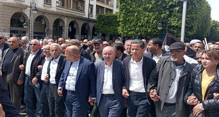 انطلاق مسيرة لاتحاد الشغل من بطحاء محمد علي نحو شارع الحبيب بورقيبة