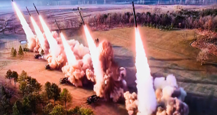 كوريا الشمالية تعلن نجاح اختبار صاروخ متعدد الرؤوس الحربية