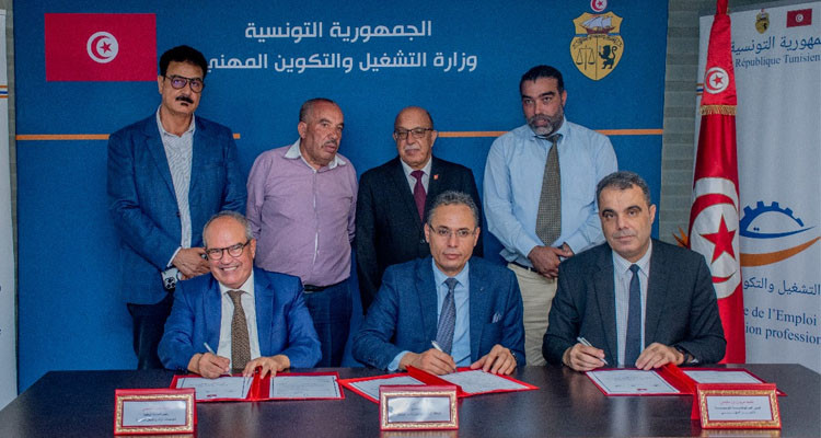 وزارة التشغيل تمضي اتفاقية شراكة خصوصية مع جامعة مؤسسات البناء والأشغال العمومية