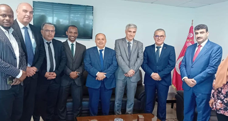 وفد من البنك الإسلامي للتنمية يعرب عن الاستعداد لدراسة مقترحات لمساندة المؤسسات الصغرى والمتوسطة