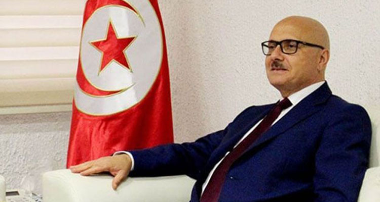 وزير الفلاحة يتابع موسم الحصاد بباجة ويدعو إلى نشر التكنولوجيا ونتائج البحث في المجال الفلاحي