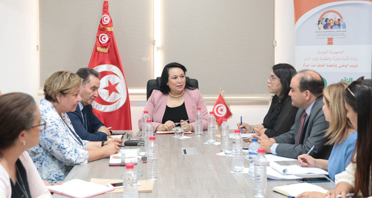 وزيرة الأسرة تعقد جلسة عمل بمقرّ  مرصد مناهضة العنف ضد المرأة وتتّخذ سلسلة من الإجراءات