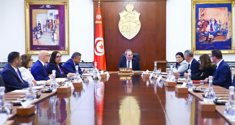 مجلس وزاري يقرر الإبقاء على سعر قبول الحبوب والمنحة الإستثنائية وتكوين مخزون تعديلي للبطاطا