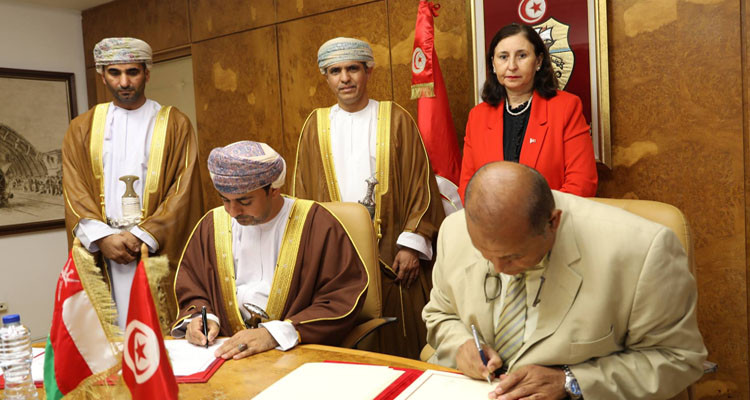 التوقيع على اتفاقية بين تونس وسلطنة عمان تتعلّق بالخدمات الجوية بين إقليمهما وما ورائهما