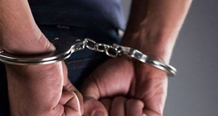 رواد: القبض على شاب عمد إلى الإضرار بممتلكات المواطنين والإعتداء عليهم بالعنف