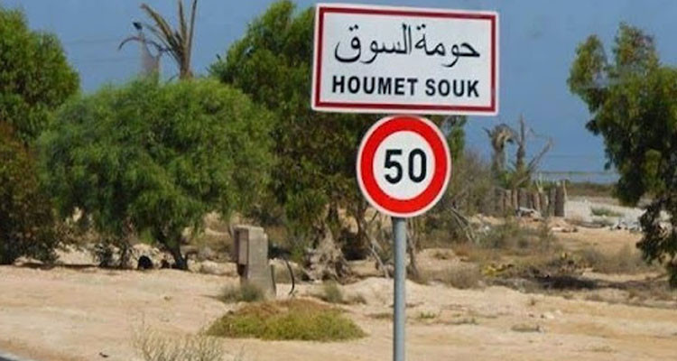 بلدية جربة حومة السوق تنفذ قرار هدم و فتح 2 طرقات