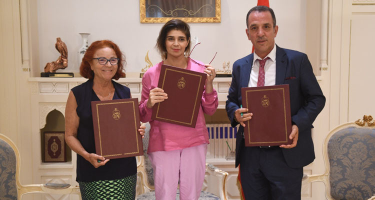 وزيرة التربية توقع اتفاقية شراكة وتعاون مع منظمة أندا العالم العربي ومؤسسة أندا تمويل