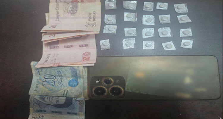 المرسى: القبض على عامل بإحدى المغازات التجارية بحوزته كمية من الأقراص المخدّرة