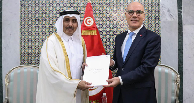 وزير الخارجية يلتقي بالسفير القطري الجديد في تونس