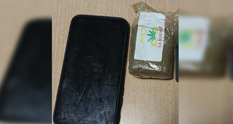 من بينهم فتاة: القبض على 4 أشخاص وحجز لديهم صفيحة من الزطلة في بومهل
