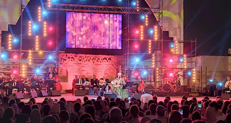 مهرجان بنزرت الدولي: سهرة الإبداع والإمتاع مع الفنان لطفي بوشناق