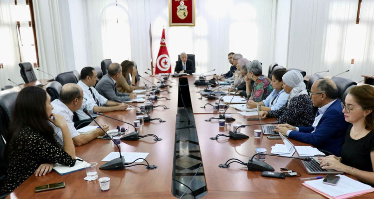 وزارة الصحة تناقش مشروع قانون يتعلق بتربية الكلاب والحيوانات الخطرة