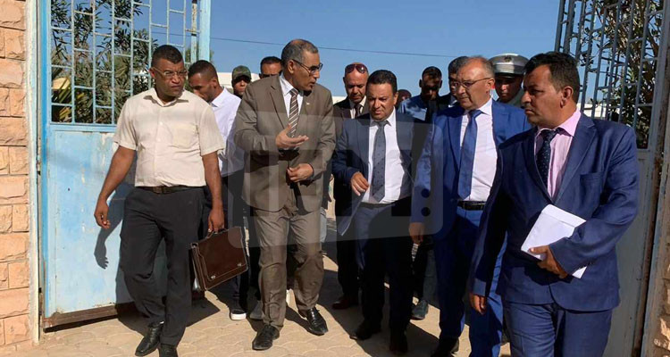 والي مدنين يشرف على افتتاح السنة الدراسية بمنطقة القصبة