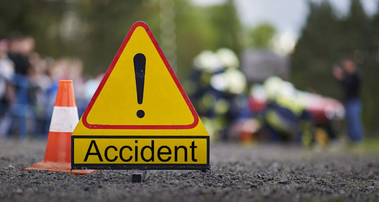 القصرين: تسجيل 5 إصابات في حادث اصطدام شاحنة بسيارة