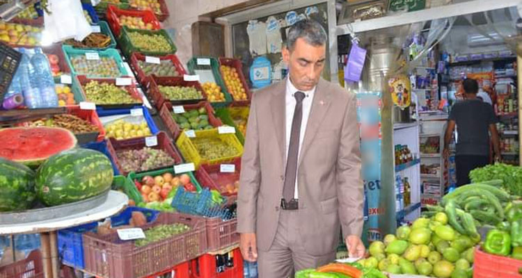 والي سوسة يؤدي زيارة ميدانية فجئية لعديد المحلات التجارية
