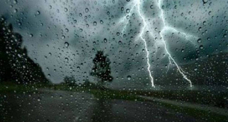 سحب كثيفة وأمطار بأغلب المناطق تكون مؤقتا رعدية وغزيرة