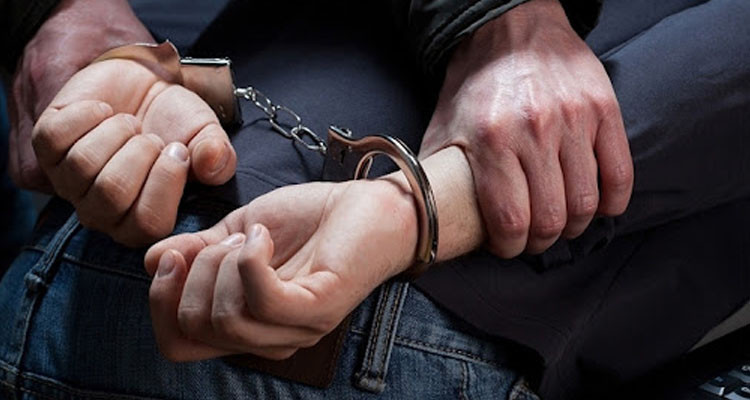 الملاسين: الإطاحة بشابين صادرة في حقهما العديد من مناشير التفتيش