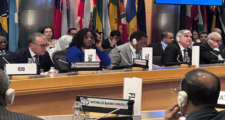 وزير الإقتصاد يجري سلسلة لقاءات في واشنطن ويوقع على اتفاقية ضمان تمويل