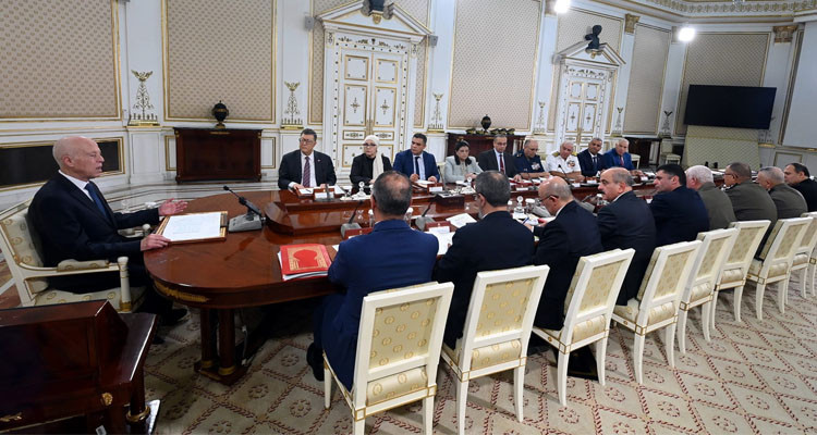 قيس سعيّد: قوت الشعب التونسي خط أحمر والمسؤولية الوطنية تقتضي تفكيك هذه الشبكات الإجرامية