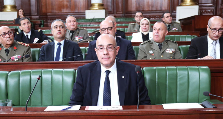 وزير الدفاع: الوضع الأمني بالبلاد يتسم بالهدوء الحذر ولكن يستدعي البقاء على درجة من اليقظة