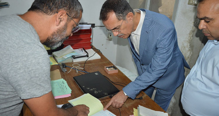 وزير الفلاحة يؤدي زيارة غير معلنة إلى المركب الفلاحي بالنفيضة